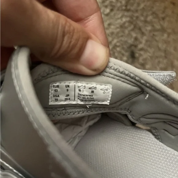 Balenciaga Metallic Silver Sneakers - Picture 10 of 10